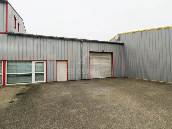 Local commercial 180 m²