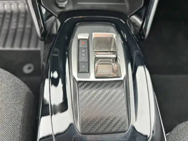 Peugeot 208 electrique 50 kwh 136ch — photo 35