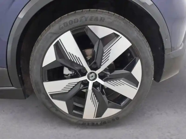 Renault Megane e-tech 220 ch autonomie confort gsr2 — photo 22