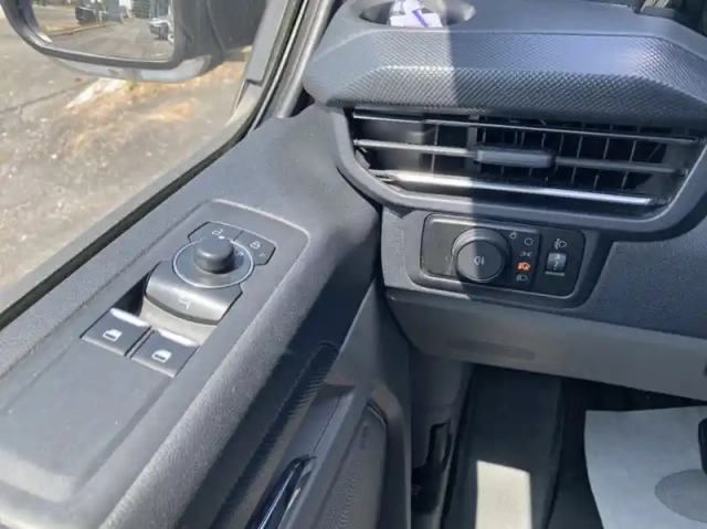 Ford Custom fg 280 l1h1 2.0 ecoblue 136ch limited bva8 — photo 6