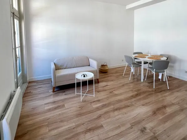 Sete-appartement type 3-Rare