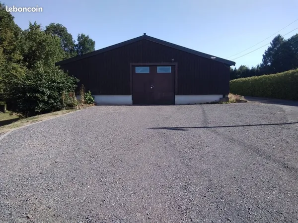 A louer à 12 kms de Saint-Die un espace de stockage d'une superficie totale de 236 m2 à l'intérieur 