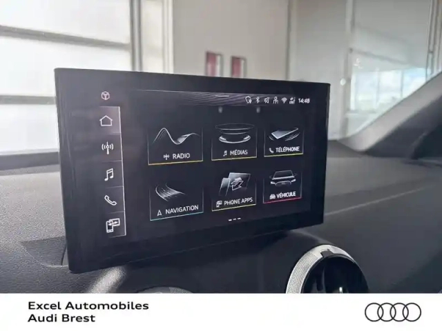 Audi Q2 35 tfsi 150ch s line plus s tronic 7 — photo 10