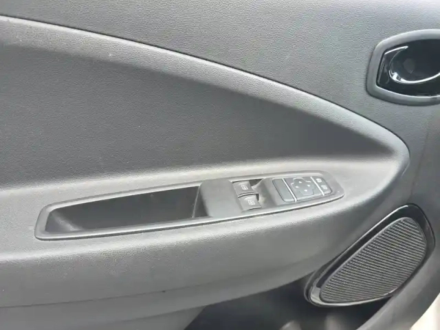Renault Zoé zoe r110 — photo 11