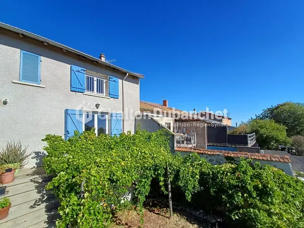 VILLEMONTAIS (42) -maison 99 m2 avec terrain et cave