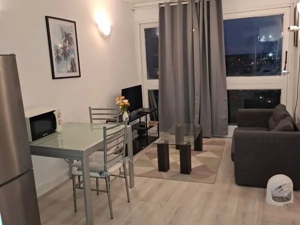 T2 meublé avec balcon - grigny 2 - proche rer d - dispo le 25 septembre