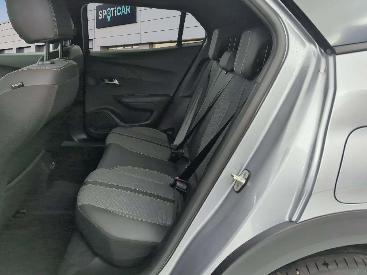 Peugeot 2008 hybrid 145 e-dcs6 allure — photo 10