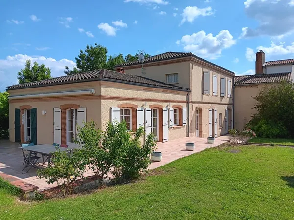 Maison de maître rénovée Gratentour