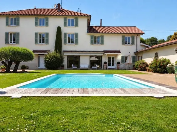 Collonges-au-Mont-d'Or - Propriété de caractère avec piscine