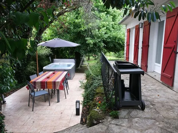 Maison de plain-pied 8 pièces 138 m²