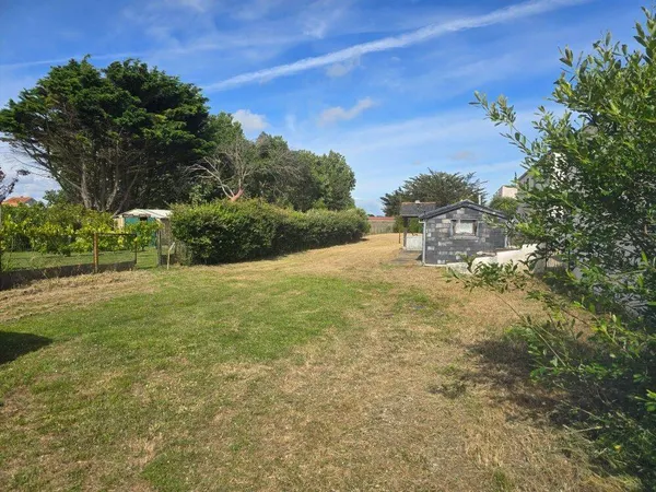 Terrain constructible 945 m²