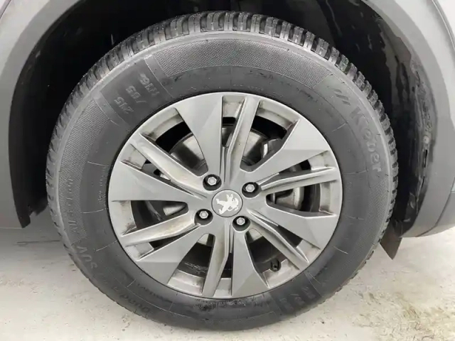 Peugeot 2008 puretech 100 s&amp;s bvm6 — photo 18