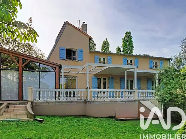 Maison 8 pièces 240 m²