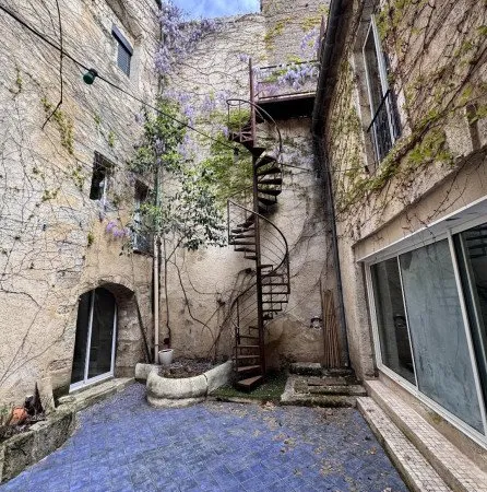Maison 9 pièces 321 m²