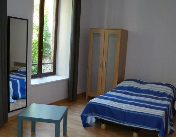 Charmant studio de 25m² avec vue sur la Cathédrale, meublé en plein Centre ville