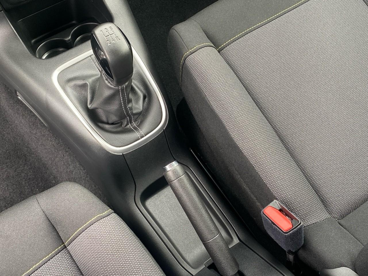 Citroën C3 1.2 puretech 83ch s&s shine — photo 18
