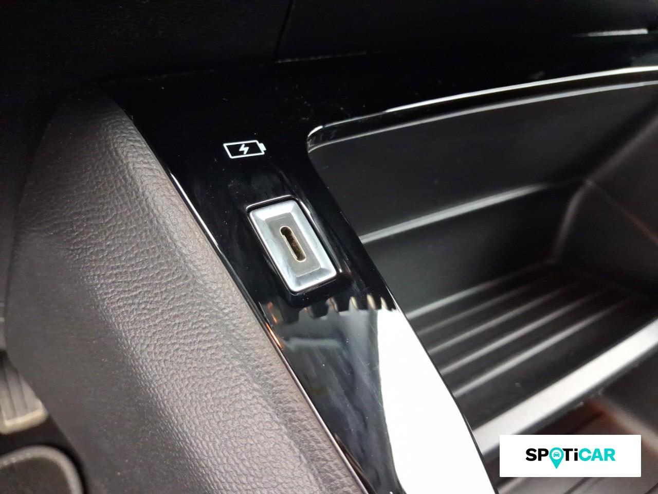 Peugeot 208 e-208 136ch style — photo 16
