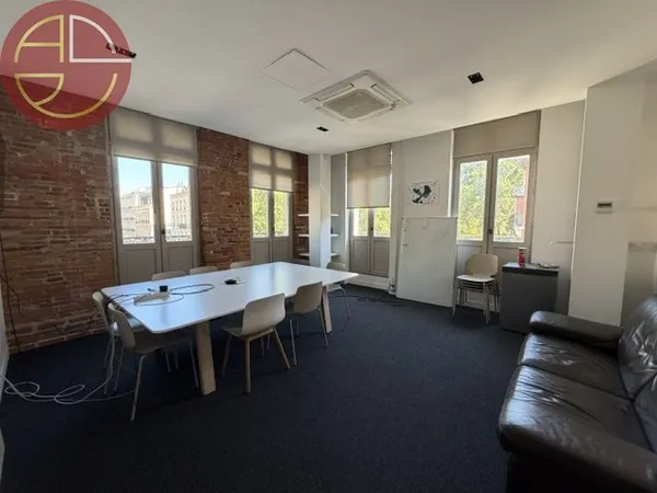 Bureau et espace de travail Location Toulouse  207m² 4691€