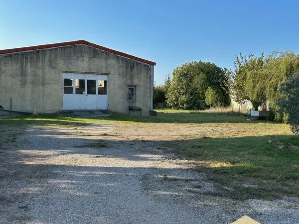 Local 170 m²
