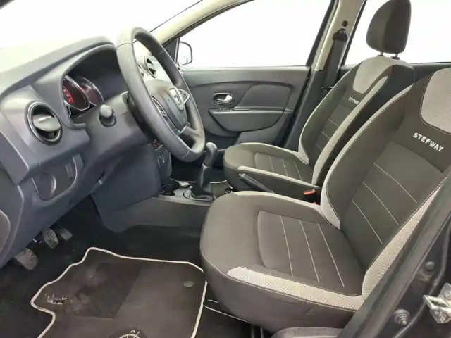 Dacia Sandero sce 75 — photo 12
