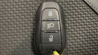 Peugeot 3008 1.2 PureTech 130ch S&S GT EAT8 — photo 16