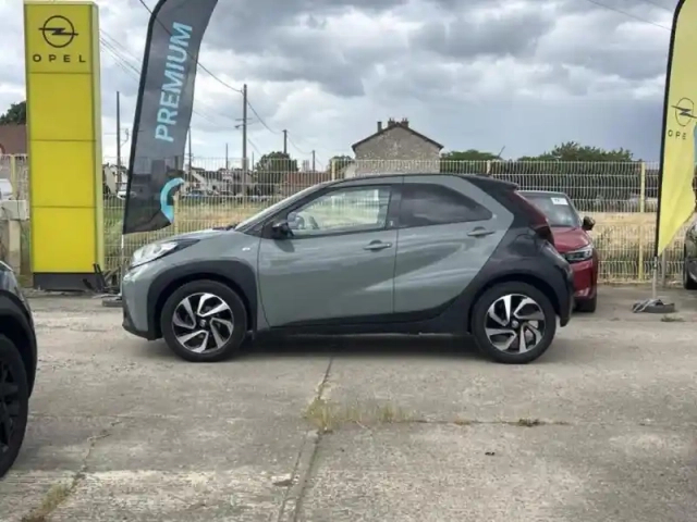 Toyota Aygo X 1.0 vvt-i 72ch air design my24 — photo 4