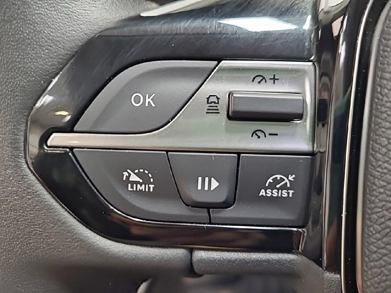 Peugeot 308 phev 180 e-eat8 allure pack — photo 26