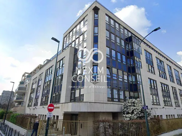 Bureau 335 m²