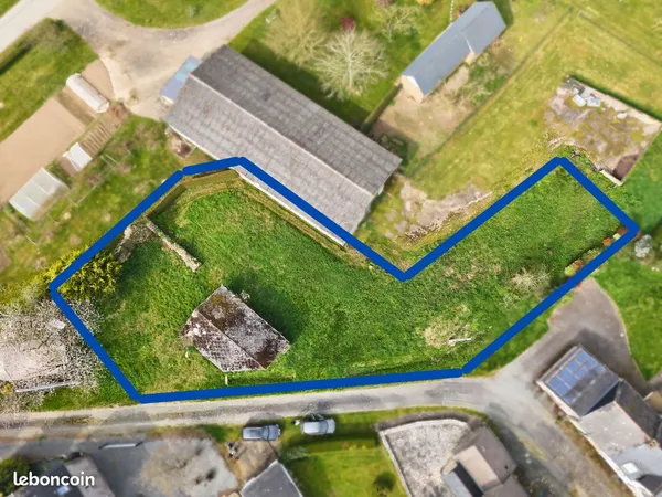 Terrain constructible 1 177 m² avec ruine en pierre - Calme