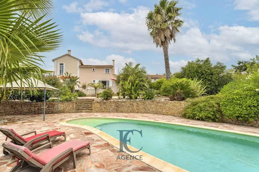 Maison 6 pièces 145 m²