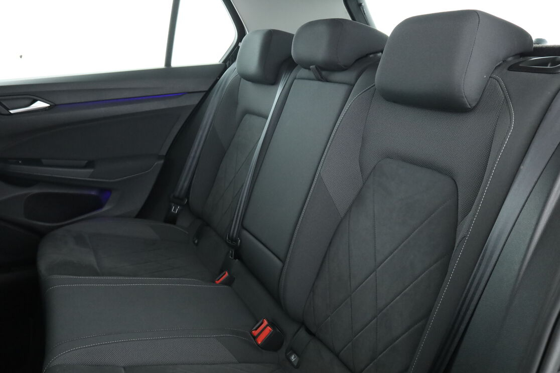 Volkswagen Golf VIII 1.5 eTSI OPF Style DSG7 — photo 13