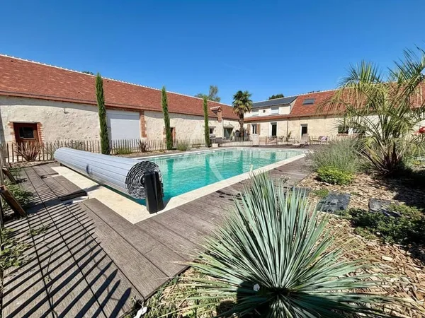 Maison 8 pièces 349 m²