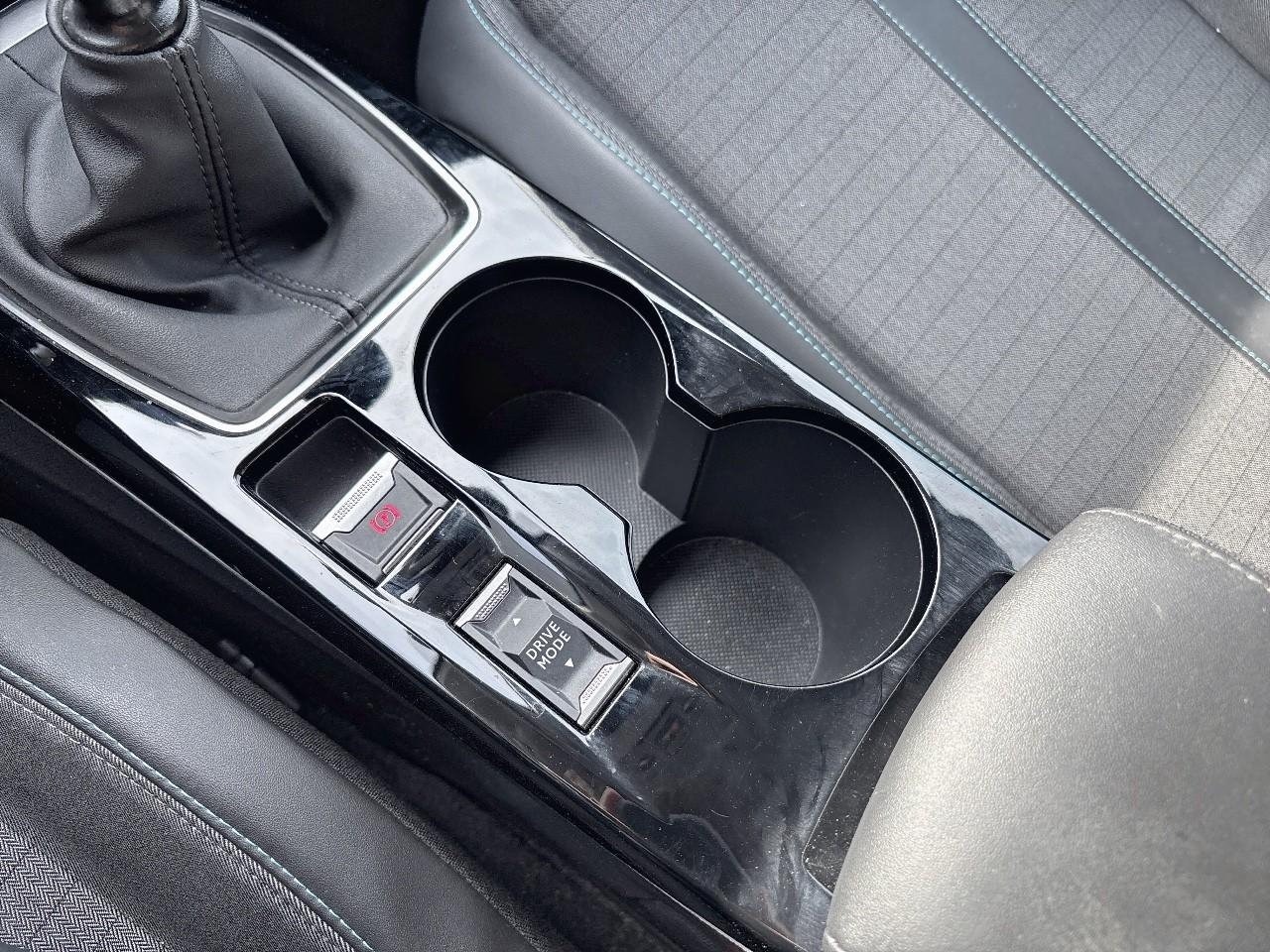 Peugeot 208 1.2 puretech 100ch s&s allure — photo 23