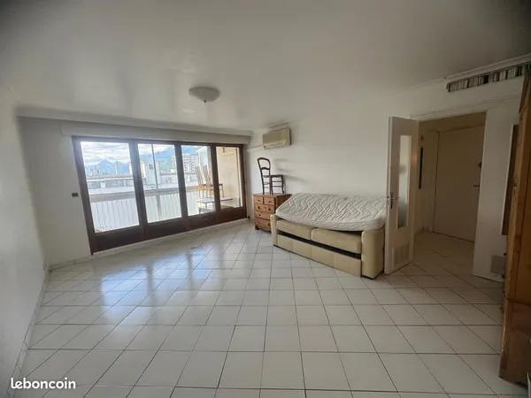 À louer - Chambres meublées en colocation à Grenoble