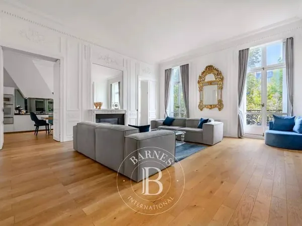 Appartement 6 pièces 267 m²