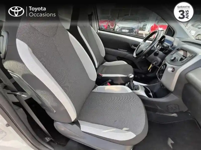 Toyota Aygo 1.0 vvt-i 72ch x-play 3p — photo 6