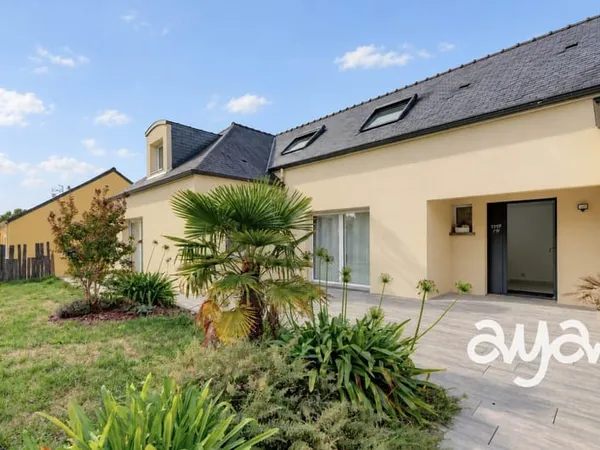 MAISON DE 165 M² AVEC VIE DE PLAIN-PIED ET JARDIN PAYSAGÉ