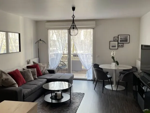 CRÉTEIL - Appartement 2 pièces meublé de 47 m² avec balcon et parking
