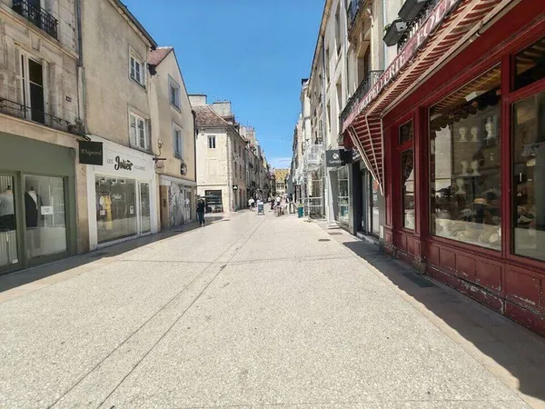 Local commercial 137 m²