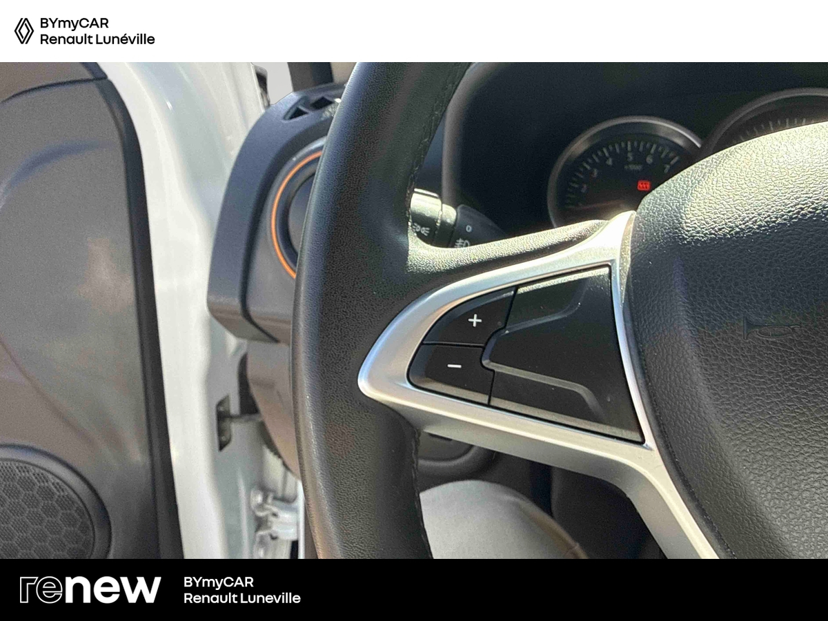 Dacia Sandero TCe 90 — photo 18
