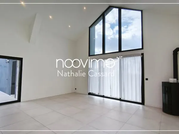 Bâtisse en pierres rénovée 112 m2 - 3 chambres - Double gara