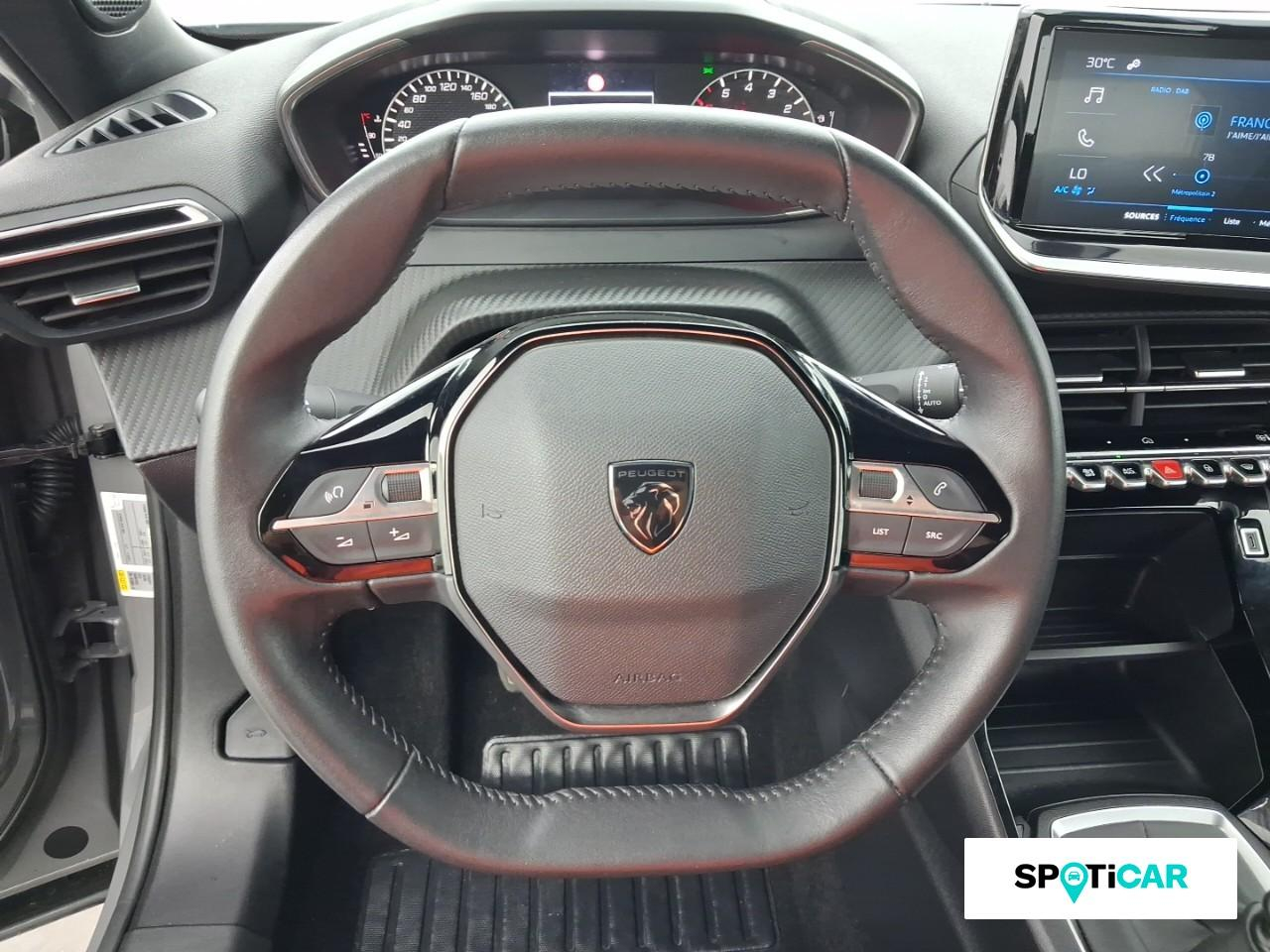 Peugeot 2008 1.2 puretech 100ch s&s active — photo 12