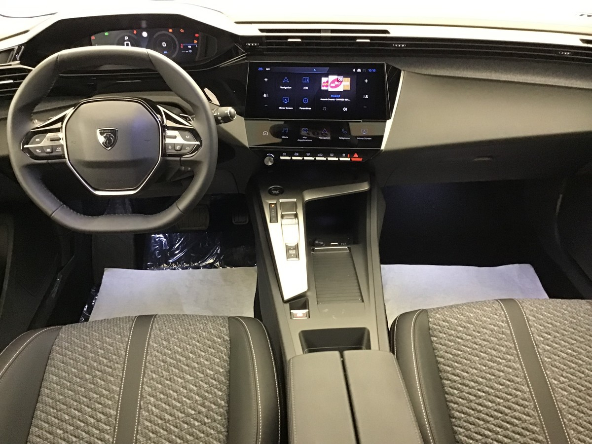 Peugeot 308 — photo 11