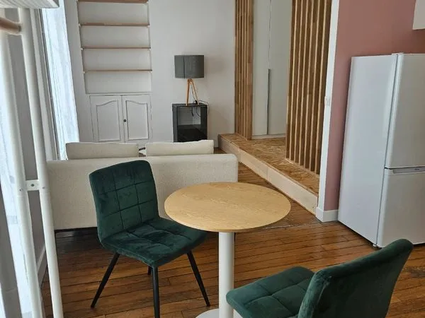 T1 bis meublé de 28,5 m² - Lumineux et calme - Canal Saint-Martin