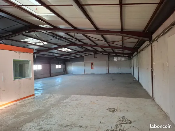Batiment industriel commercial