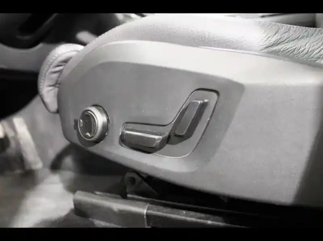 Volvo Xc60 t6 hybride rechargeable 253 + 145ch plus style chrome geartronic 8 awd — photo 11