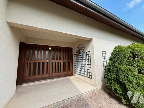 Maison 11 pièces 280 m²