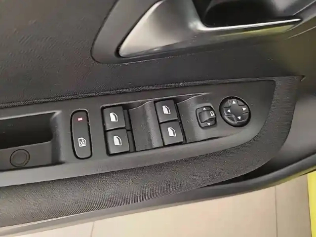 Peugeot 208 puretech 100 s&amp;s bvm6 — photo 27