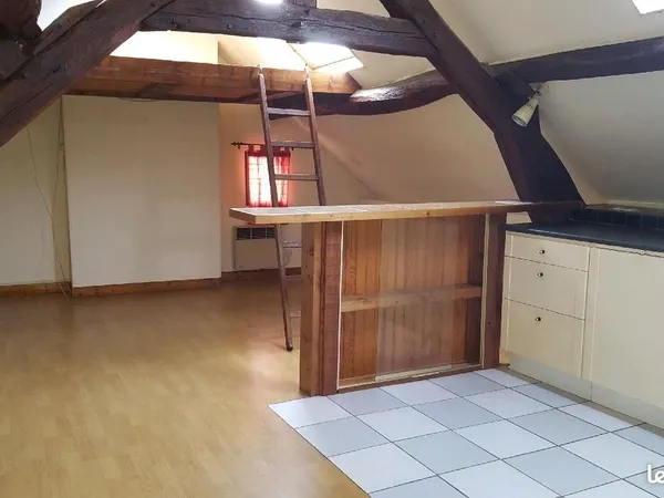 Location appartement 1 pièce (studio) 23m² étage 2/2