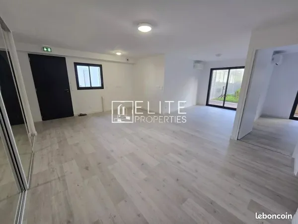 Garage, local commercial 56 m² Mougins
